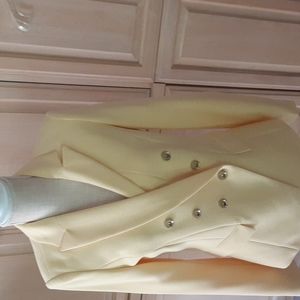 White and Black yellow bouble breastfed blazer. Great  for Spring